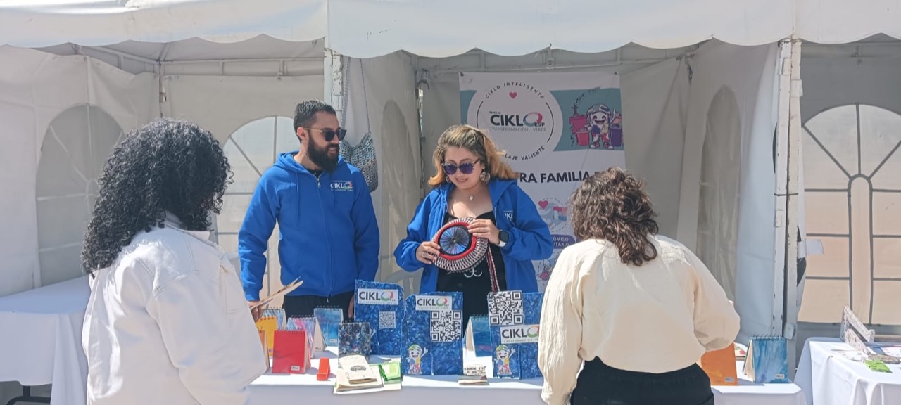 Ecoartesanías RecíKlarte de Familia Ciklo